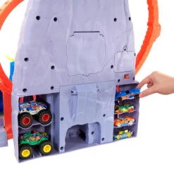 MATTEL Hot Wheels Monster Trucks - Spielset - T-Rex Vulkanarena -Rabatt Spielzeug Geschäft 231491 887961974782 mattel hw arena 03